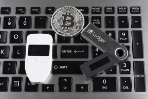 LEDGER vs TREZOR: Which is the Best Cryptocurrency Wallet for Security and Convenience?